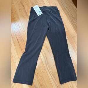 Lululemon ribbed softstreme zip leg HR crop 25’’